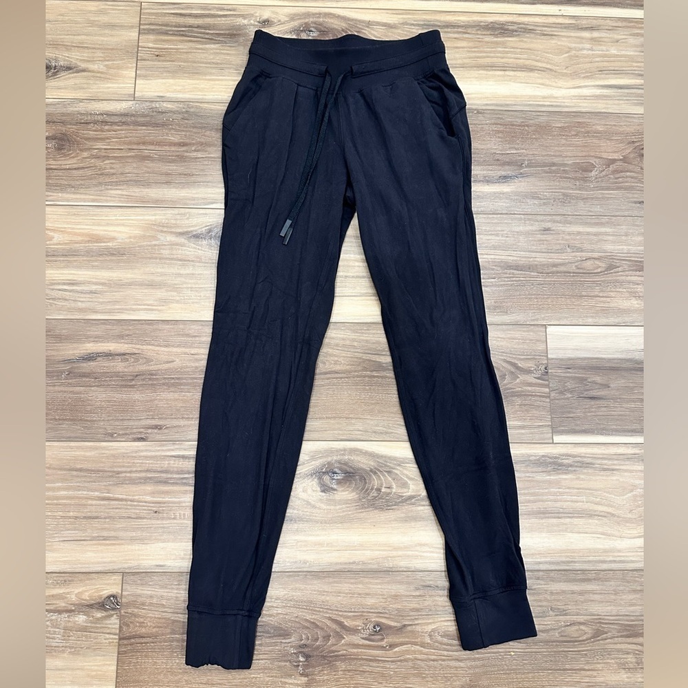 Lululemon Women’s Ready to Rulu Black Jogger Pant Sz 4